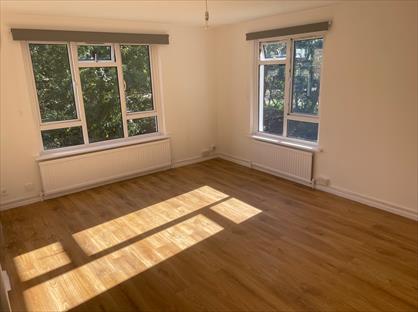 2 Bed Flat, Wolstonbury Court, RH15