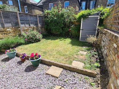 2 Bed Flat, Skelbrook Street, SW18