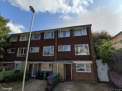 4 Bed Terraced House, Grove Crescent, KT1