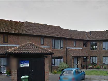 2 Bed Maisonette, Bishops Hill, KT12