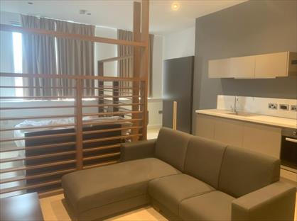 Studio Flat, Produce Exchange Building, L2