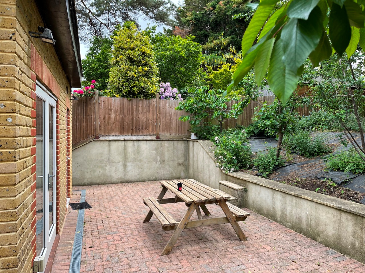 Kingston Upon Thames 3 Bed Flat, Lingfield Avenue, KT1 To Rent Now