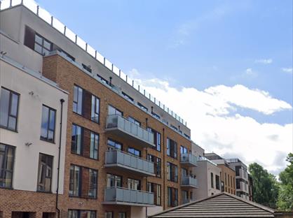 2 Bed Flat, Eltringham Street, SW18