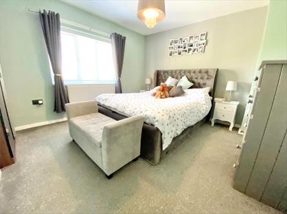 3 Bed Terraced House, Outwood Road, SK8