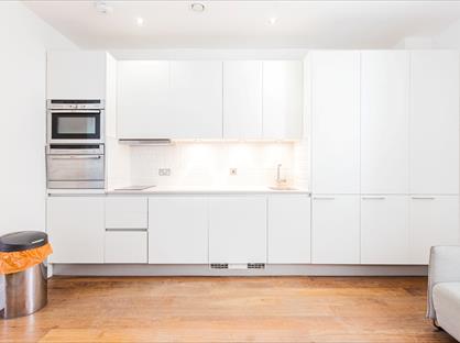 Studio Flat, Gray's Inn Road, WC1X