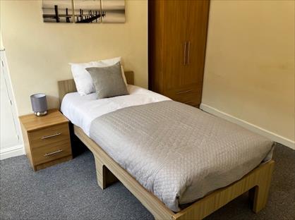 Room in a Shared House, John Street, S80