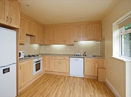 7 Bed Semi-Detached House, Park Barn Drive, GU2