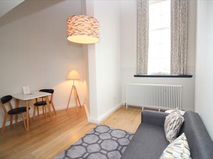 1 Bed Flat, Kingsford Residence, EH7