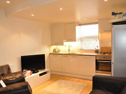 1 Bed Flat, High Road, N2