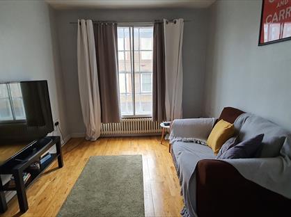 1 Bed Flat, Greenwich High Road, SE10