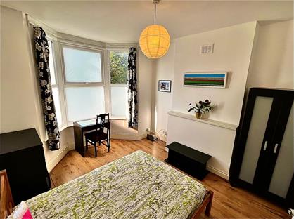 5 Bed Terraced House, Woolwich Road, SE7