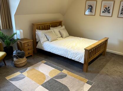 Studio Flat, Turnpike Service Station, OX14