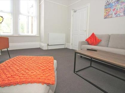 6 Bed Semi-Detached House, North Cliff Street, PR1