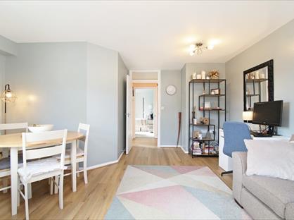 1 Bed Flat, Abbey Parade, SW19