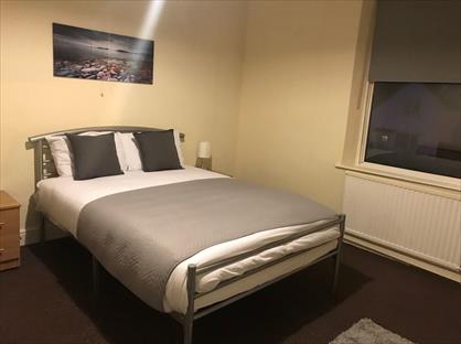 Room in a Shared House, Main Street, NG20