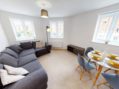 2 Bed Flat, Quebec Quay, L3