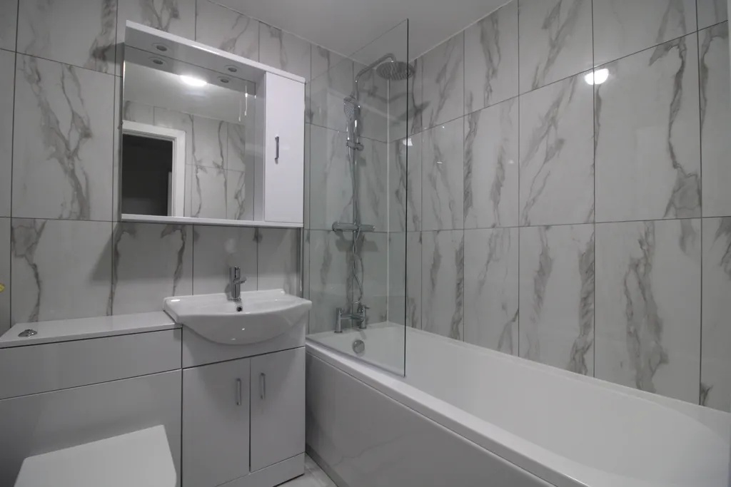 2 Bed Flat, Castle Edge, NG7 photo 5