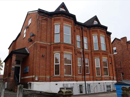 1 Bed Flat, Dickenson Road, M13
