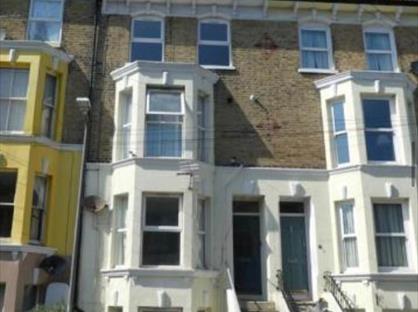 2 Bed Flat, Templar Street, CT17