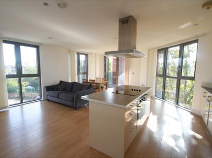 3 Bed Flat, Dower Court, SE16