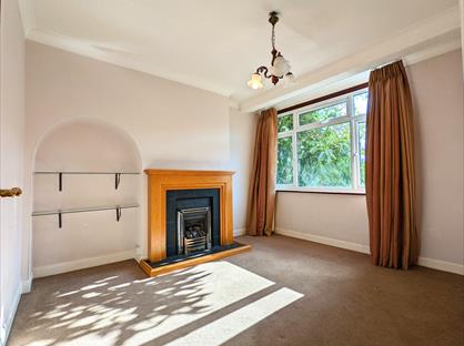 2 Bed Detached House, Newbury Avenue, EN3