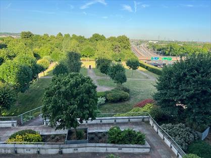 2 Bed Flat, Queen Mary Avenue, E18