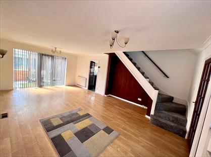 4 Bed Semi-Detached House, Trapstyle Road, SG12