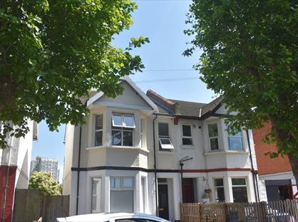 1 Bed Flat, Hamlet Court Road, SS0
