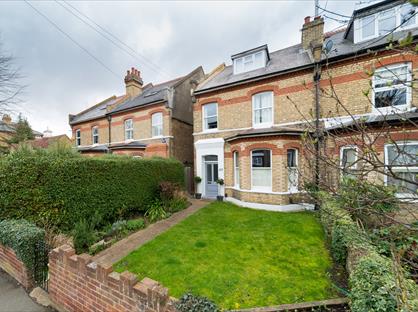 2 Bed Flat, King Charles Road, KT5