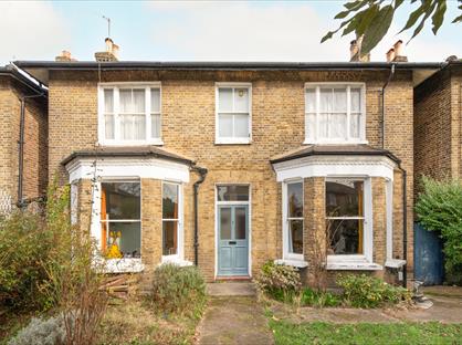 2 Bed Flat, Southbrook Road, SE12