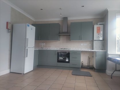 3 Bed Flat, Bulstrode Avenue, TW3