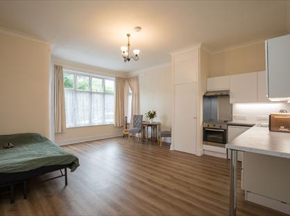 Studio Flat, Langley House, GU21