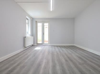 2 Bed Flat, Kyverdale Road, N16