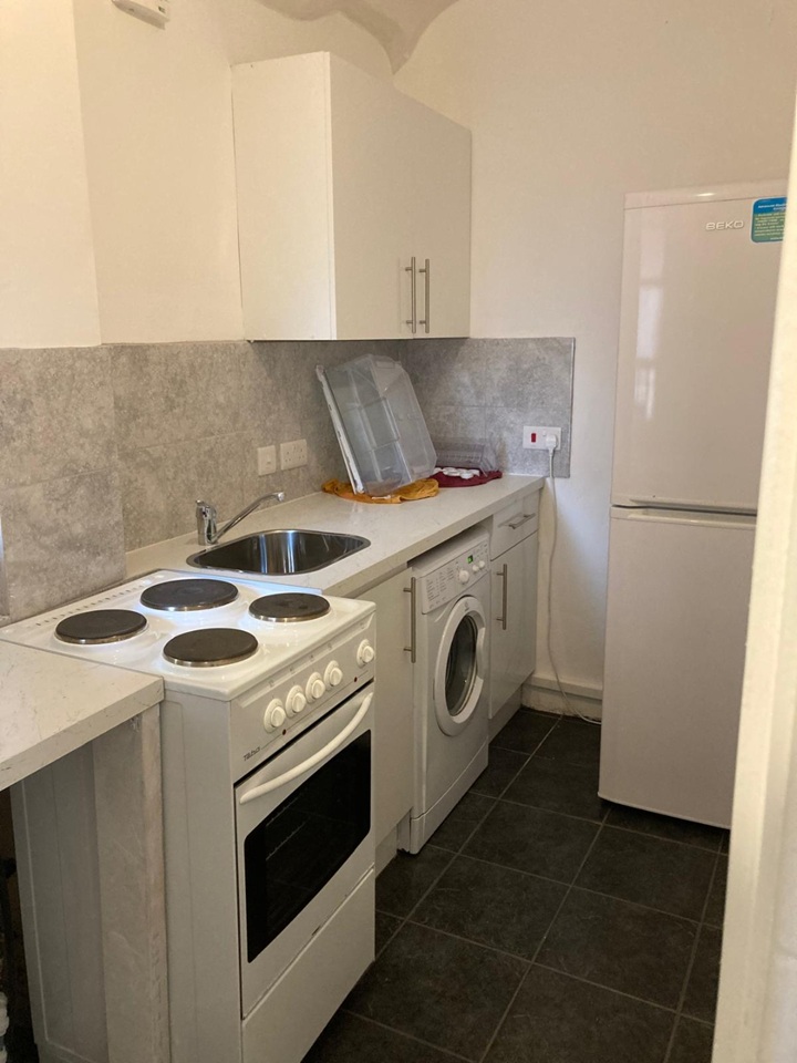 1 Bed Flat, Bath Street, NG1 photo 3