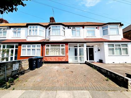 4 Bed Detached House, Orchard Road, EN3