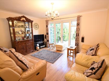 4 Bed Detached House, Knights Ridge, BR6