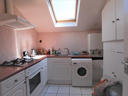 1 Bed Flat, Tooting Bec Road, SW17