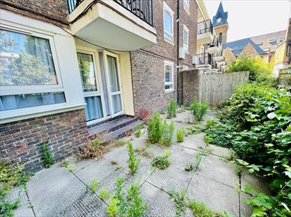 Studio Flat, Teviot, E14