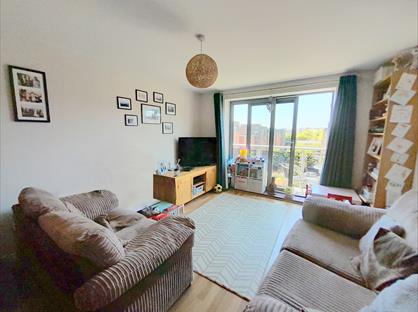 2 Bed Flat, St. Georges Grove, SW17
