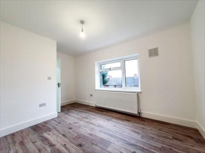 3 Bed Semi-Detached House, Wittenham Way, E4