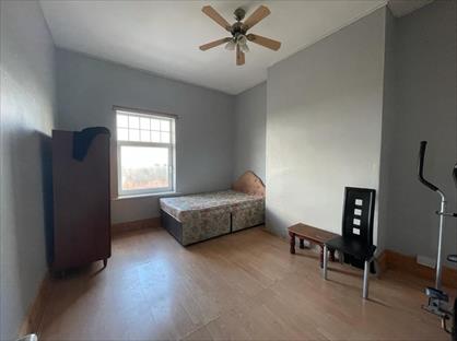 Room in a Shared House, Colonade, NG20
