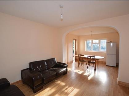 Room in a Shared House, Loxford Lane, IG1