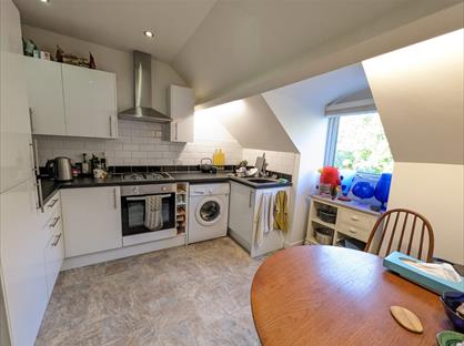 2 Bed Flat, Park Avenue, HU5