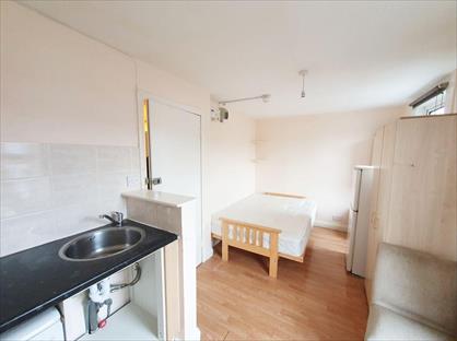 Studio Flat, Thackaray Avenue, N17
