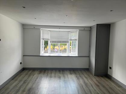 2 Bed Flat, Central Road, SS17