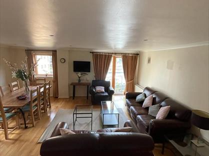 4 Bed Penthouse, Meridian Place, E14