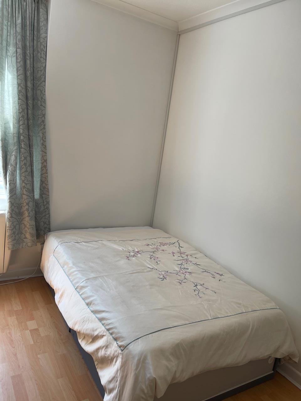 Reading Studio Flat, Gullane Court, RG1 To Rent Now for £895.00 p/m