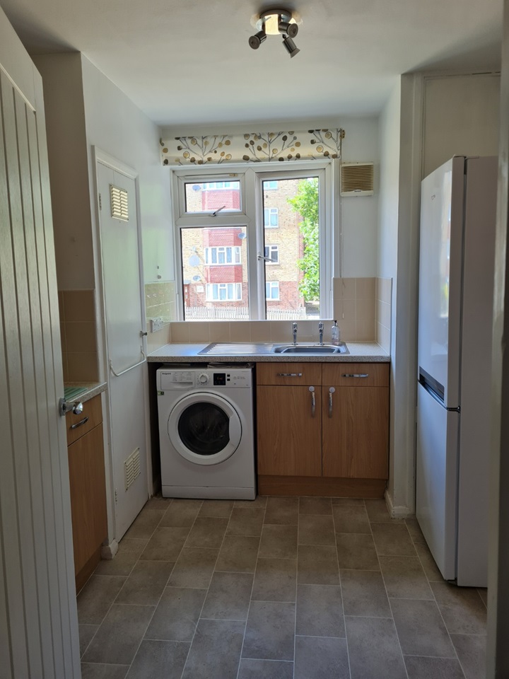 Additional image 8 of 2 Bed Flat, St. Alphonsus Road, SW4, N1 7GU