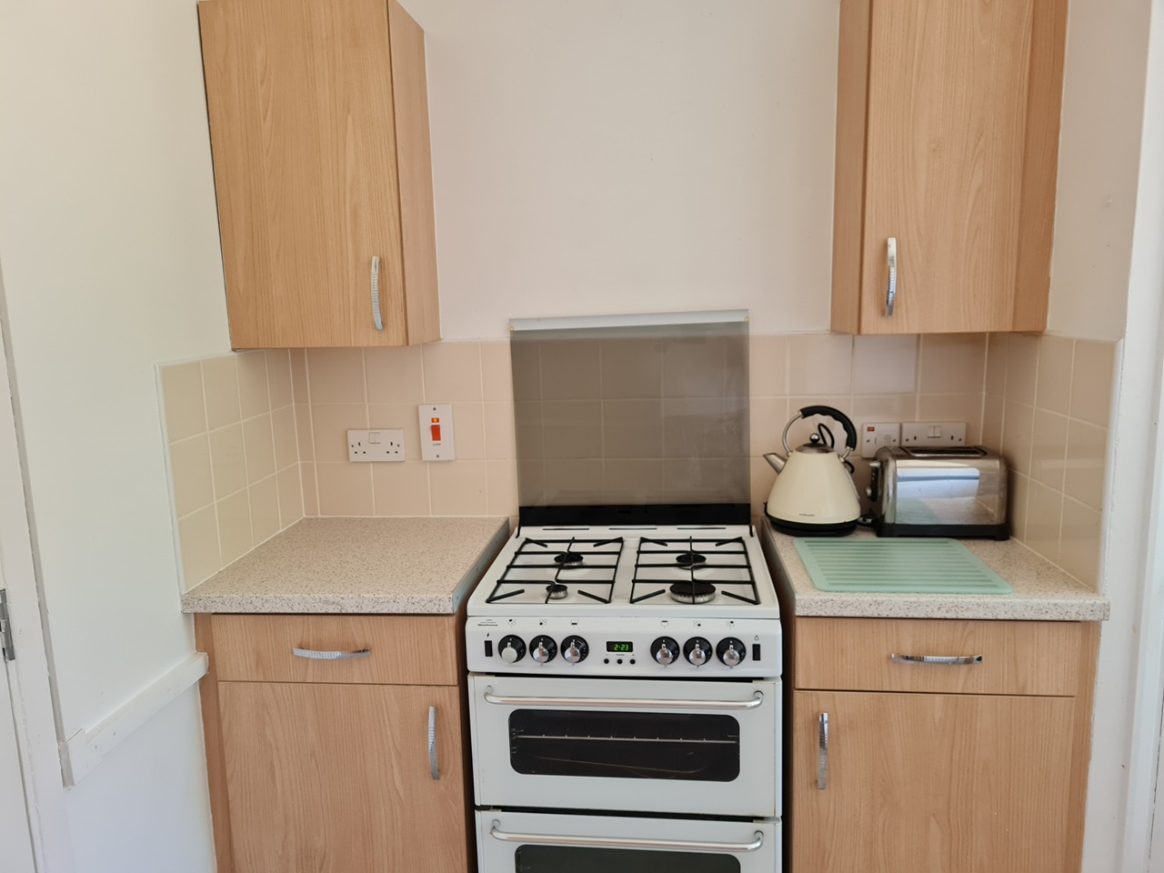 Additional image 7 of 2 Bed Flat, St. Alphonsus Road, SW4, N1 7GU