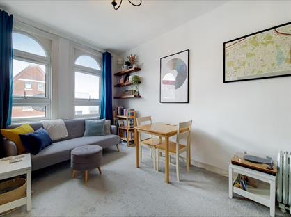 1 Bed Flat, Balham High Road, SW12